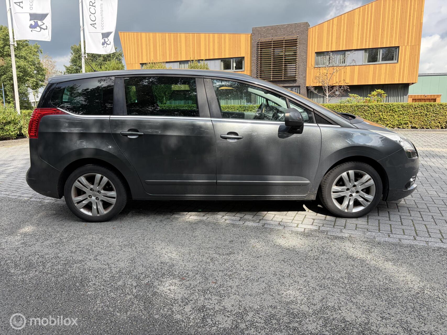 Foto van Peugeot 5008