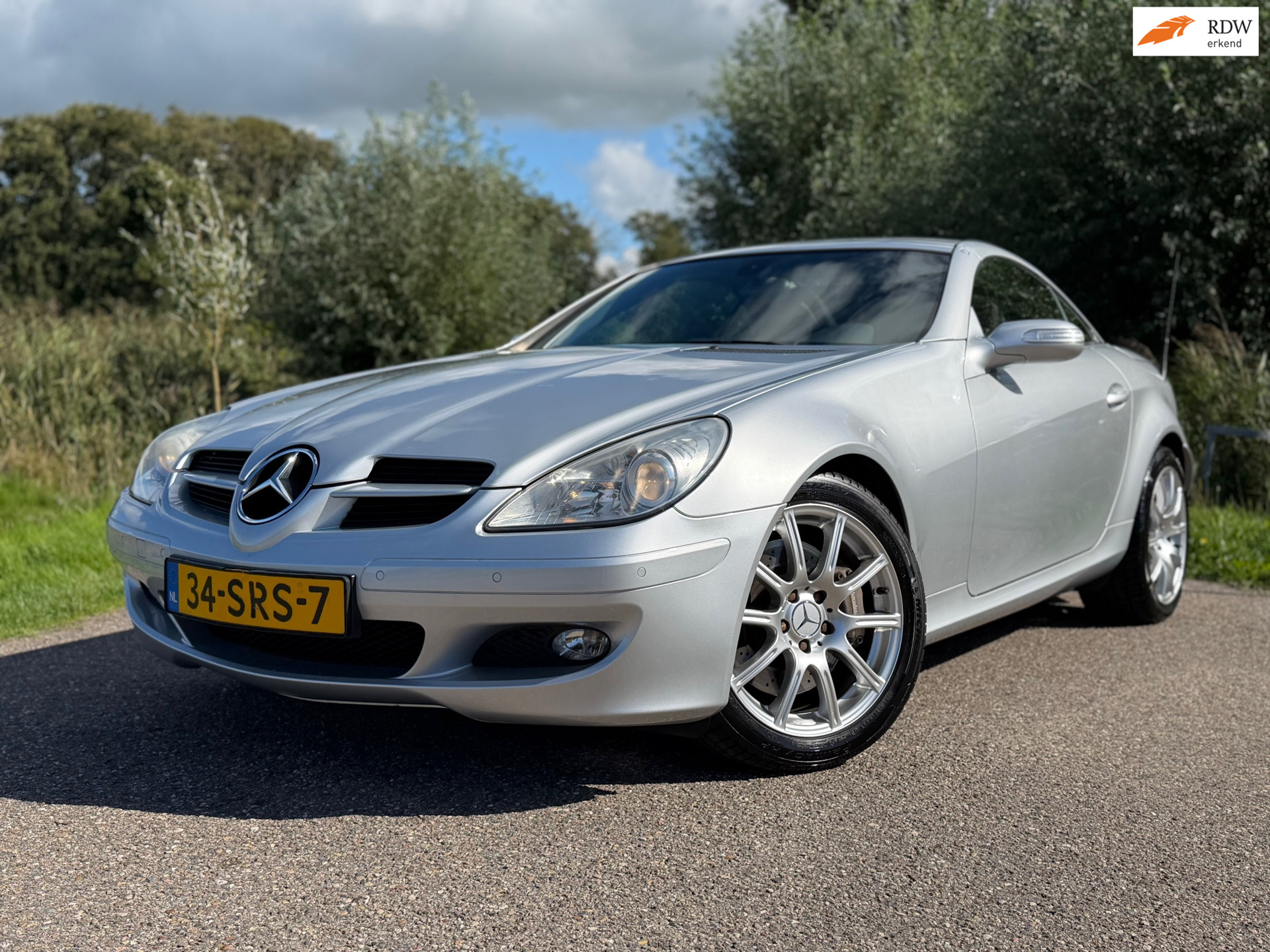 Mercedes-Benz SLK 350 350 / Cabrio Hardtop / 2de Eigenaar / Ledere Stoelen Verwarmd en Airco / Navi / Full Options / PDC / 18" 2005 - voorkant