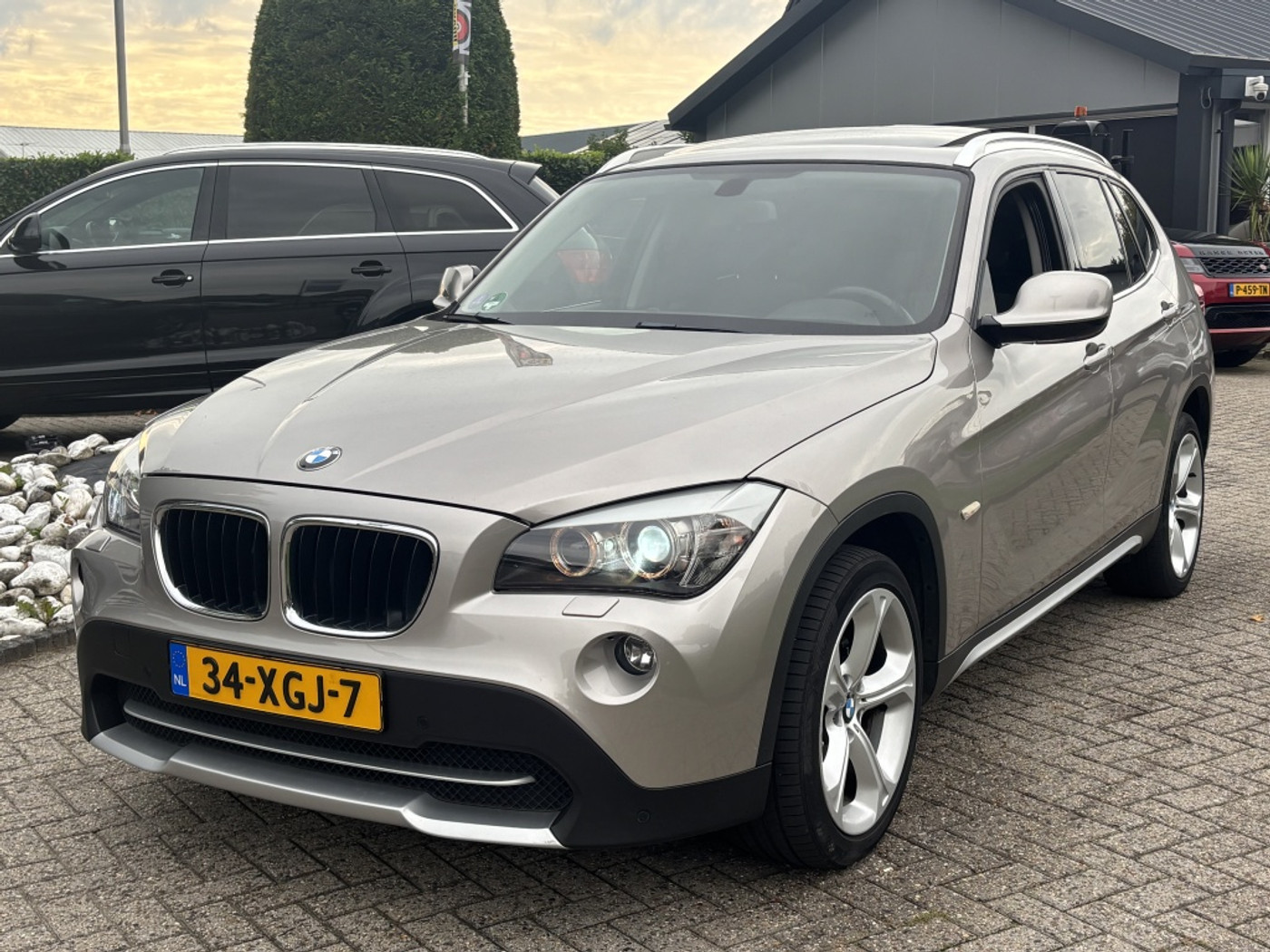 BMW X Reihe 2.0i S-Drive Automaat 2012 Panodak Trekhaak 2012 - voorkant