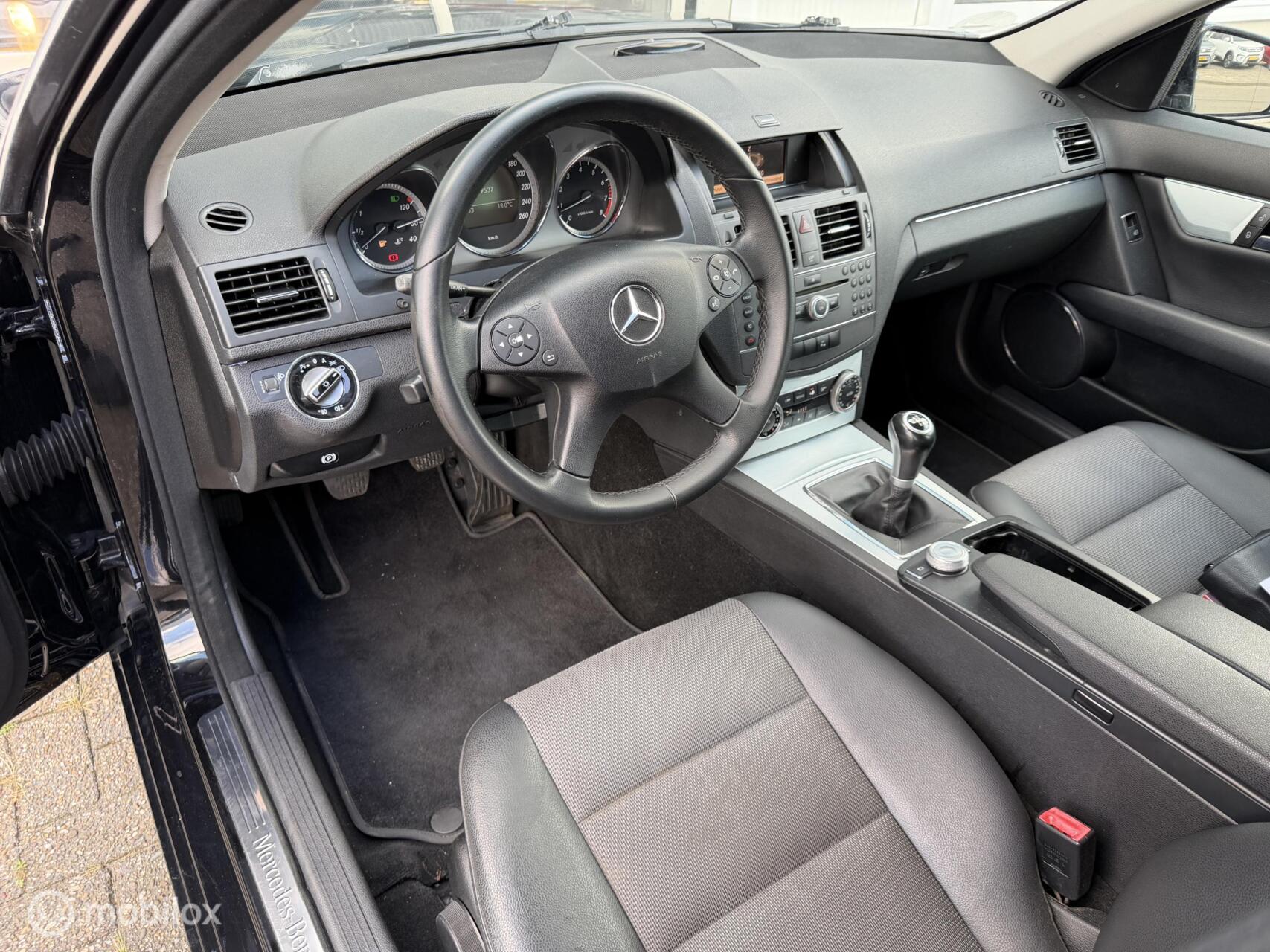 Foto van Mercedes-Benz C 180 Kompressor