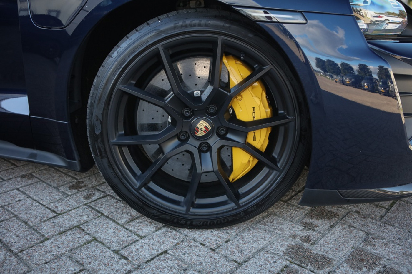 Foto van Porsche Taycan Sport Turismo
