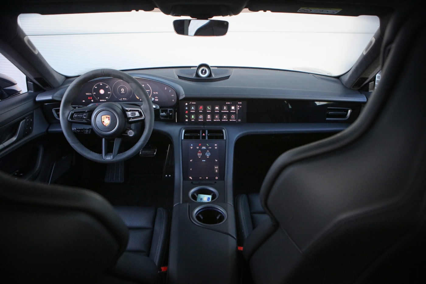 Foto van Porsche Taycan Sport Turismo