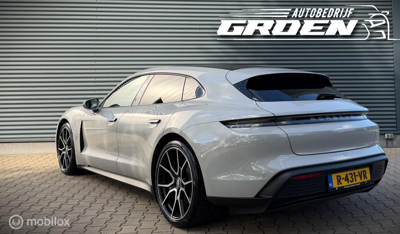 Foto van Porsche Taycan