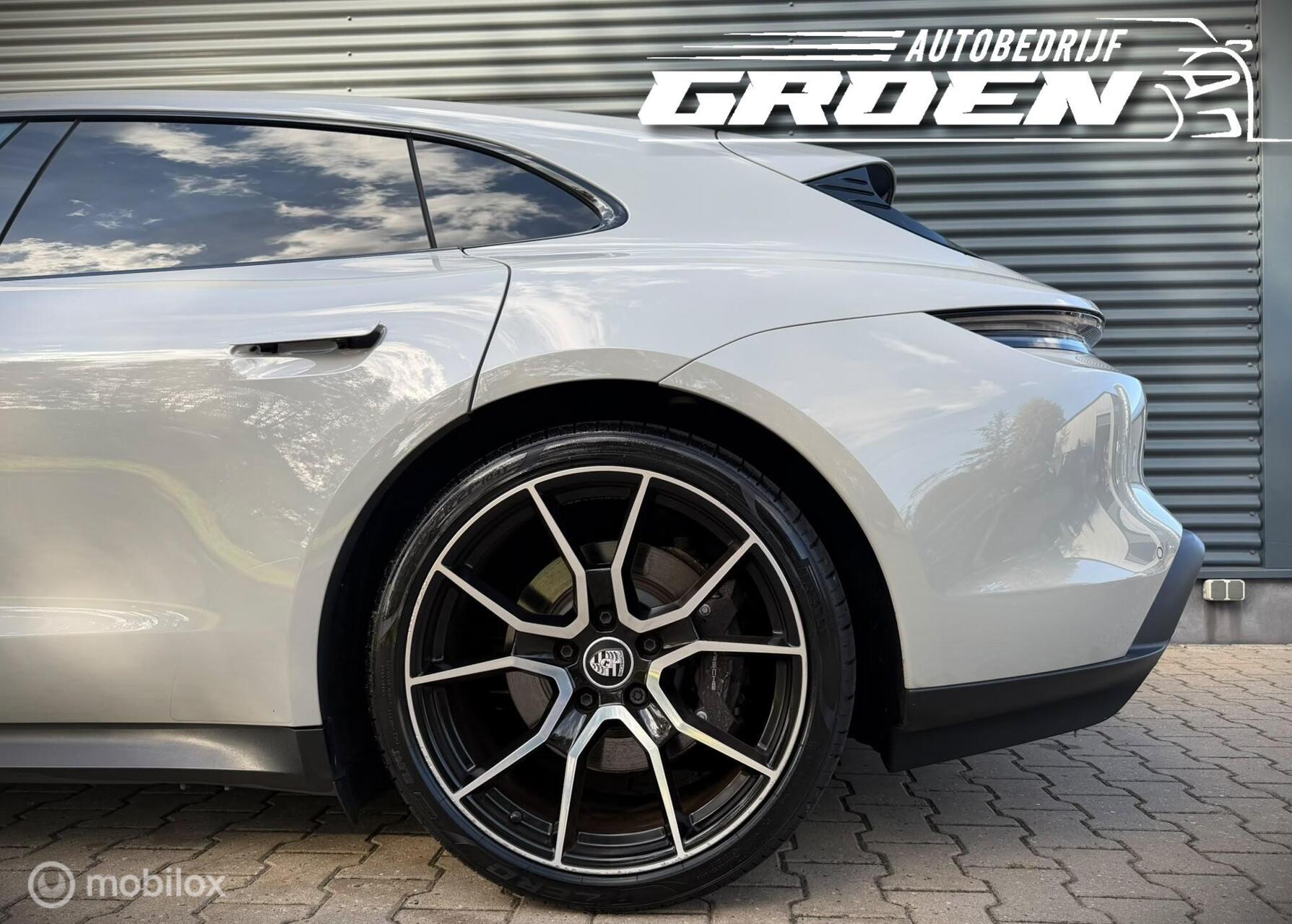 Foto van Porsche Taycan