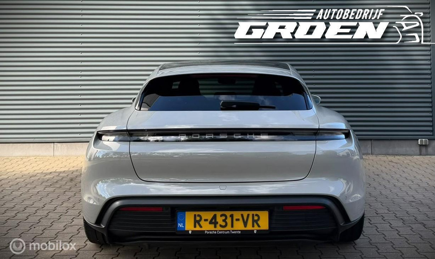 Foto van Porsche Taycan