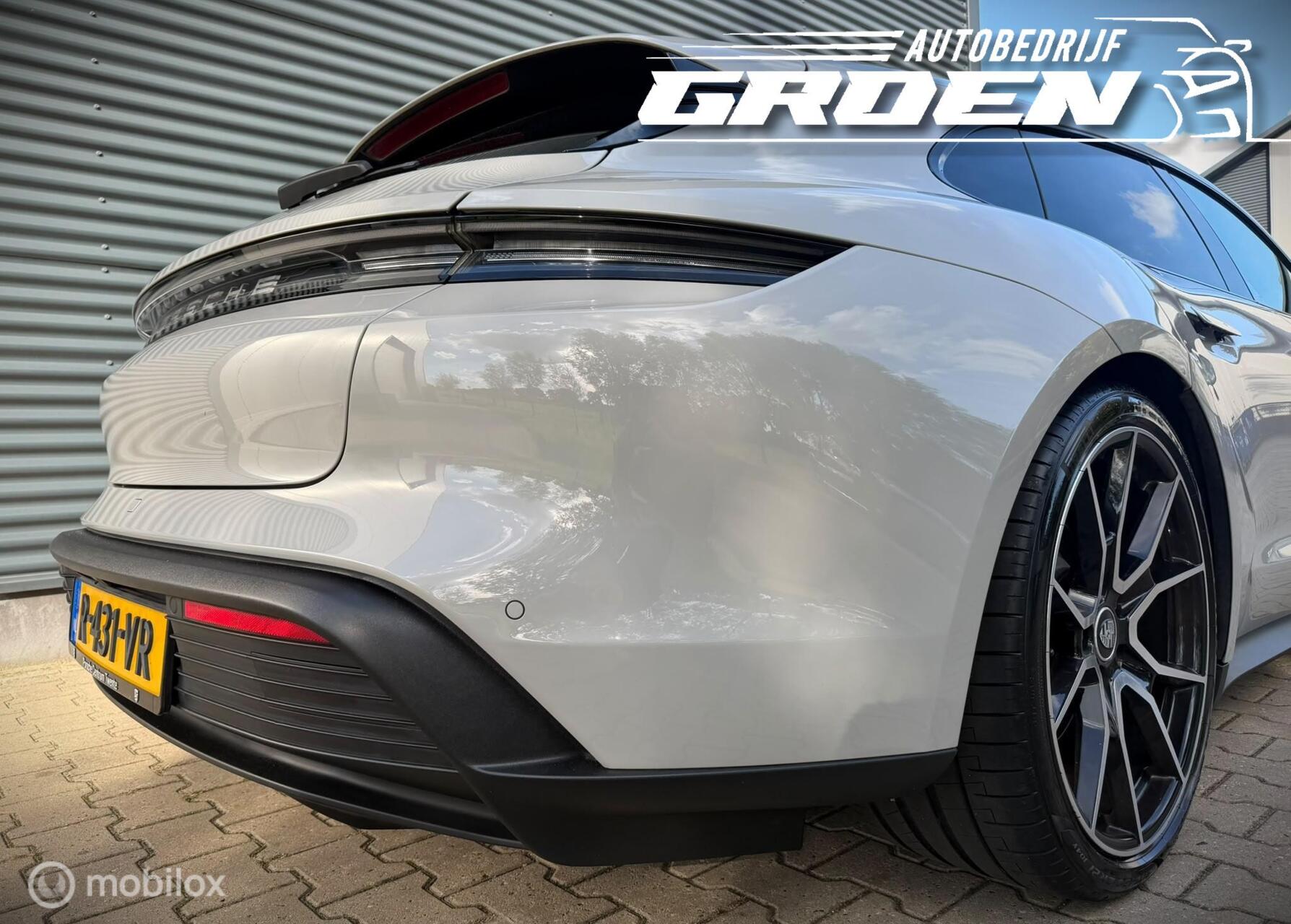 Foto van Porsche Taycan