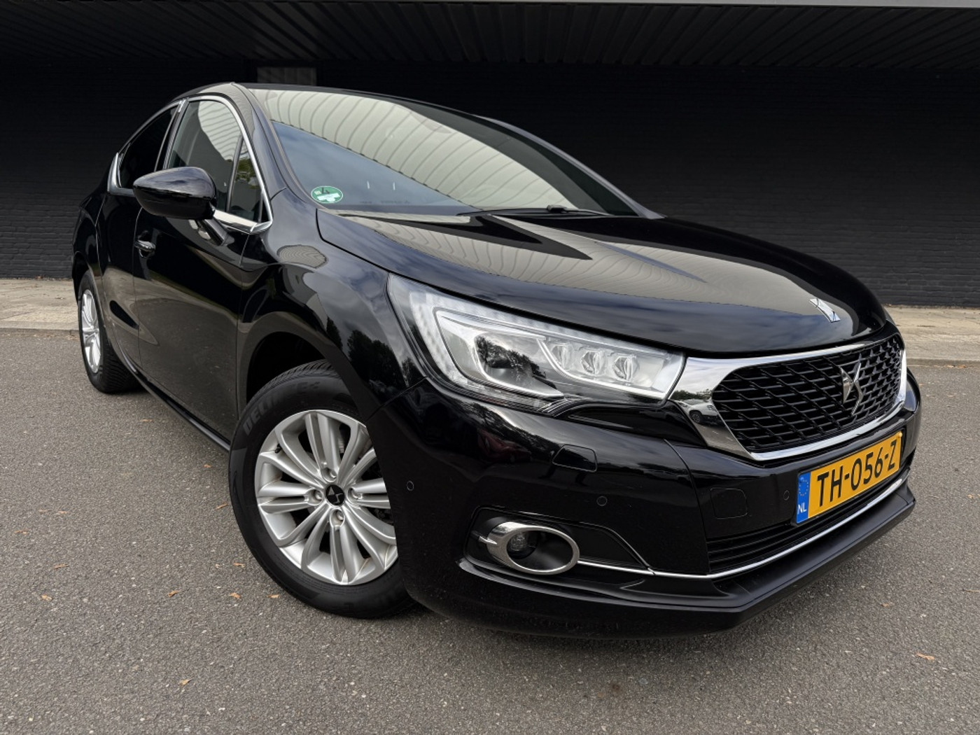 DS DS 4 1.6 THP Chic 2016 - voorkant