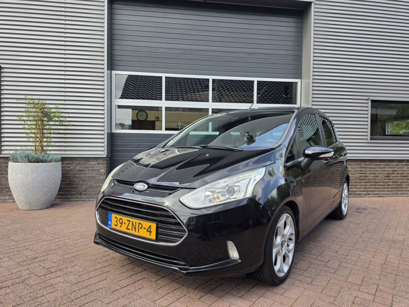 Ford B-max 1.6 TI-VCT Titanium Aut. 2013 - voorkant