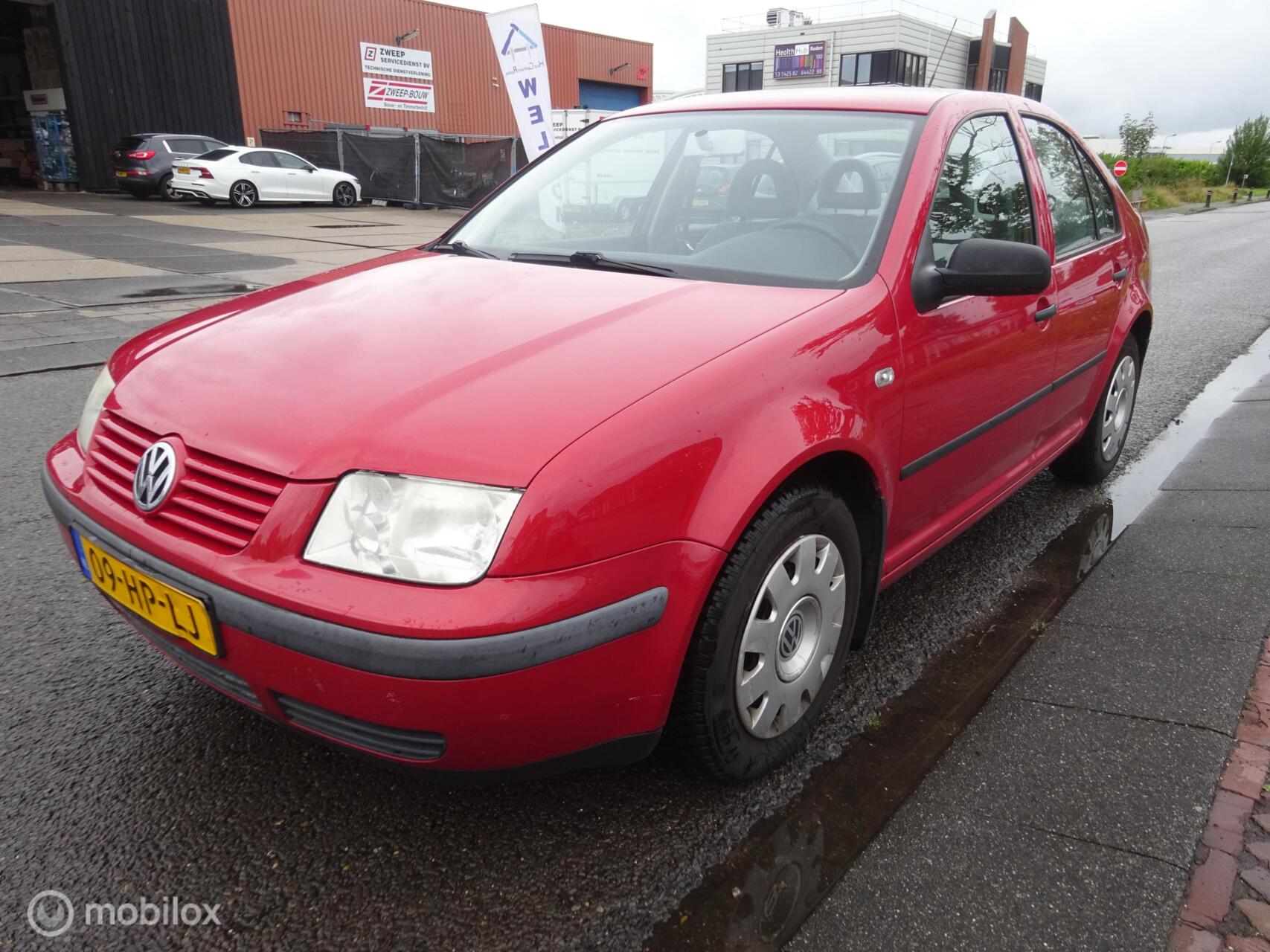 Volkswagen Bora 1.6-16V 2001 - voorkant