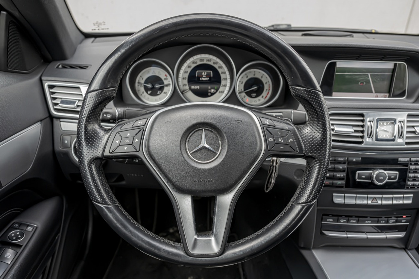 Foto van Mercedes-Benz E 200