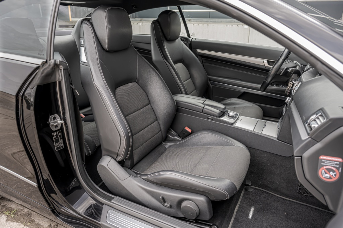 Foto van Mercedes-Benz E 200
