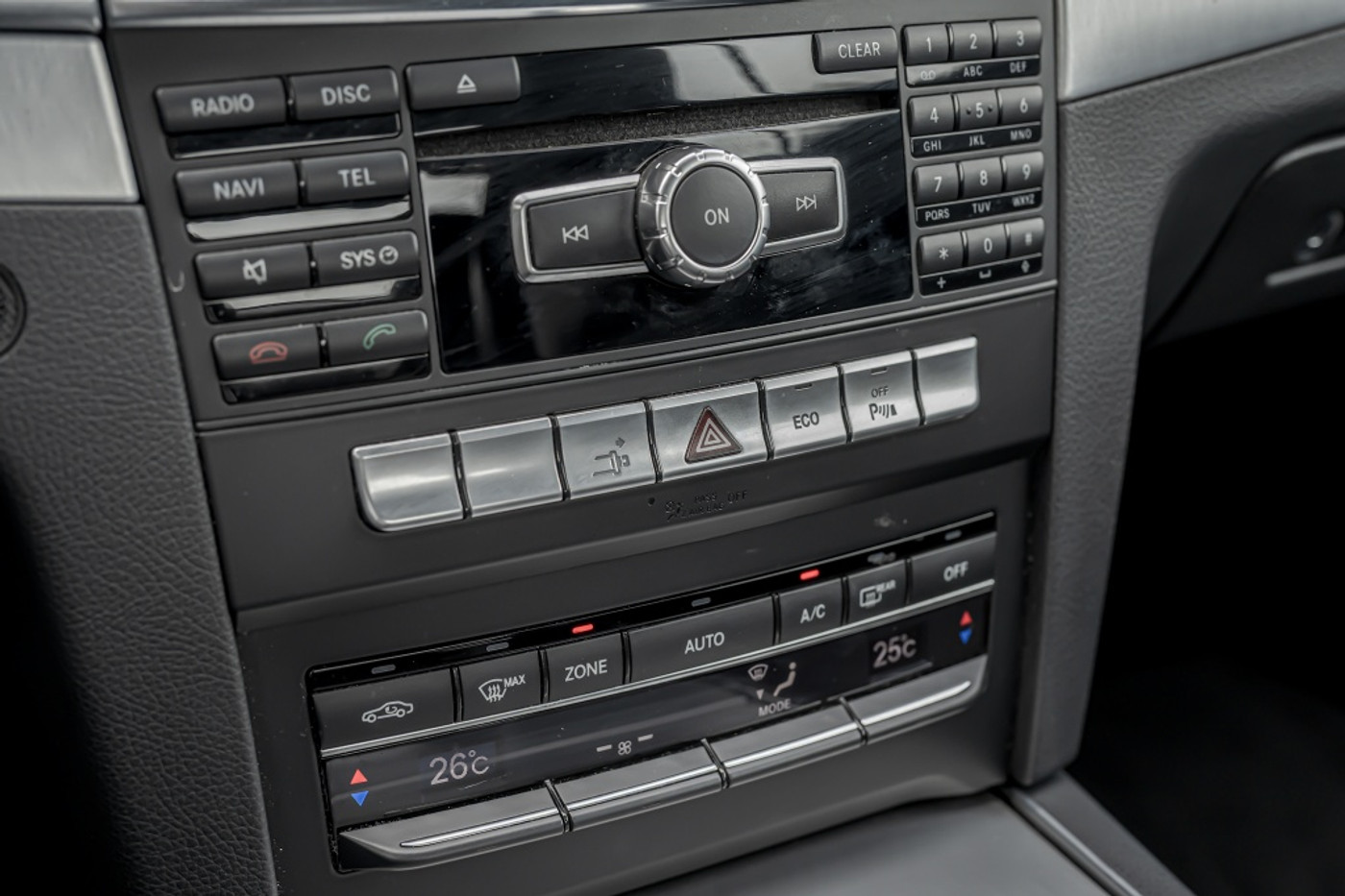 Foto van Mercedes-Benz E 200