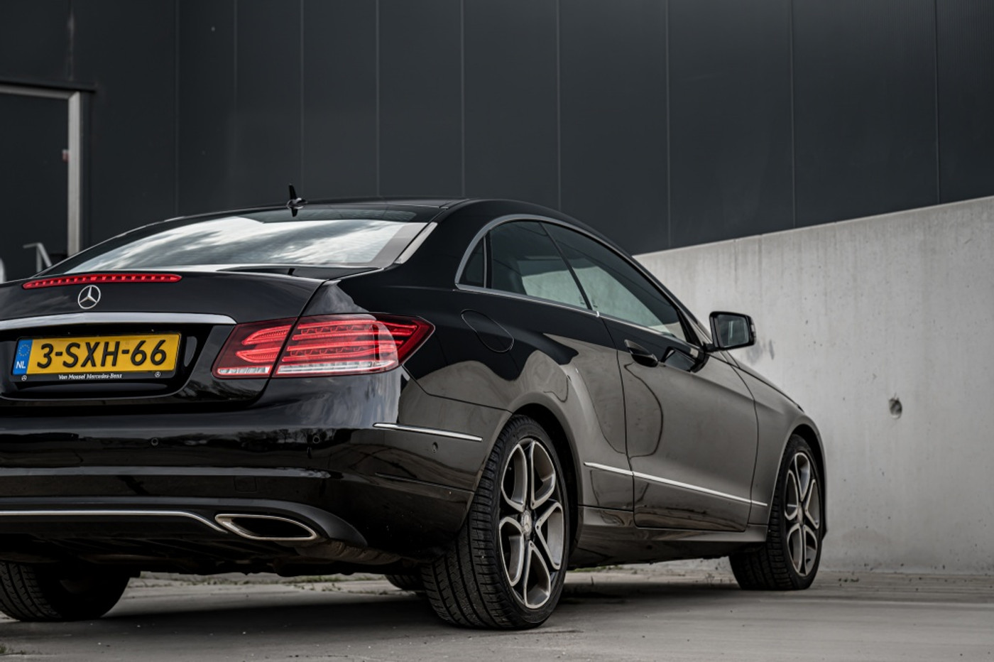 Foto van Mercedes-Benz E 200