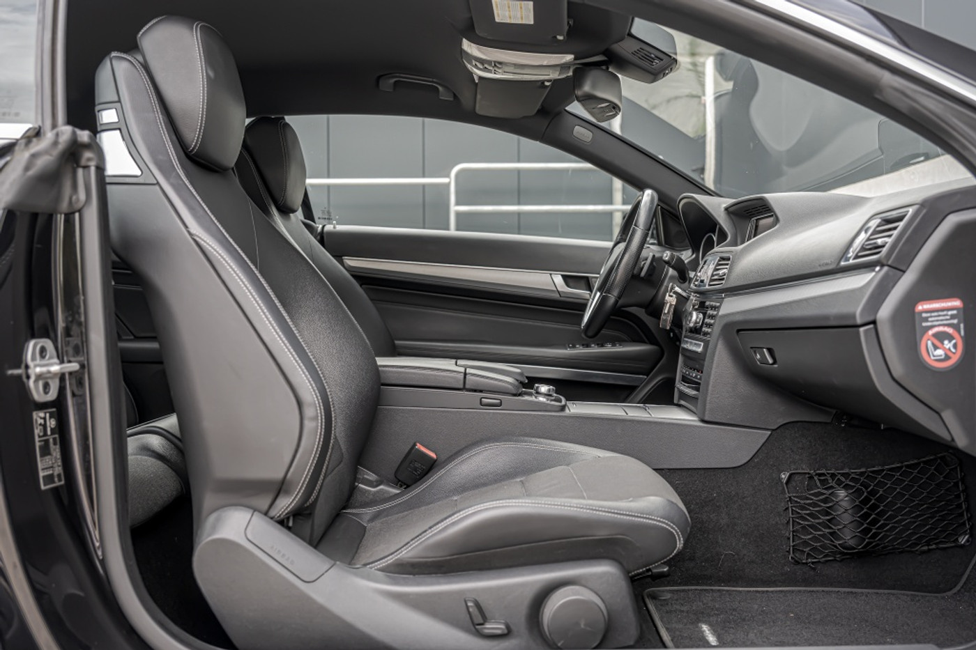 Foto van Mercedes-Benz E 200