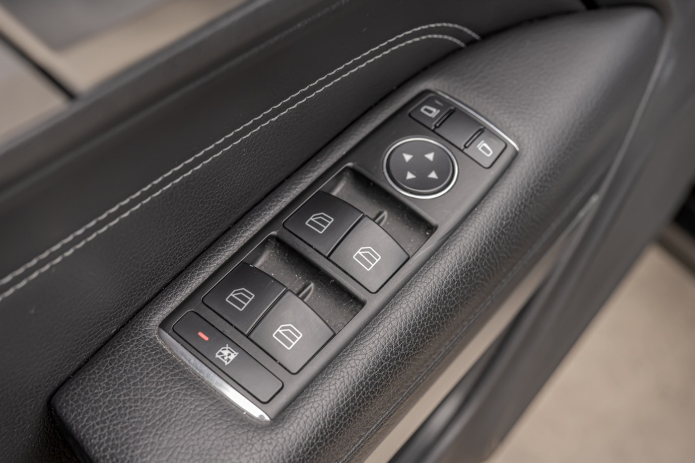 Foto van Mercedes-Benz E 200