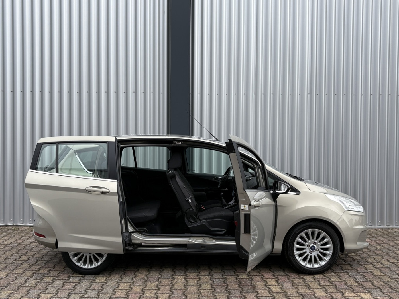 Foto van Ford B-max