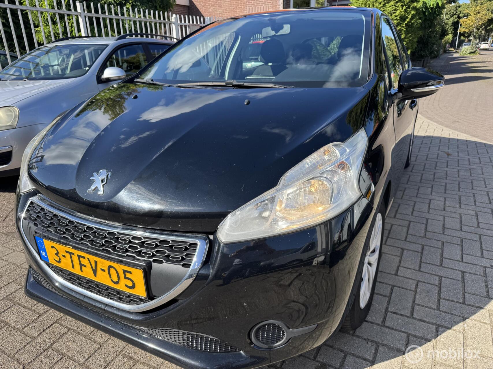 Peugeot 208 1.2 VTi Active 2013 - voorkant