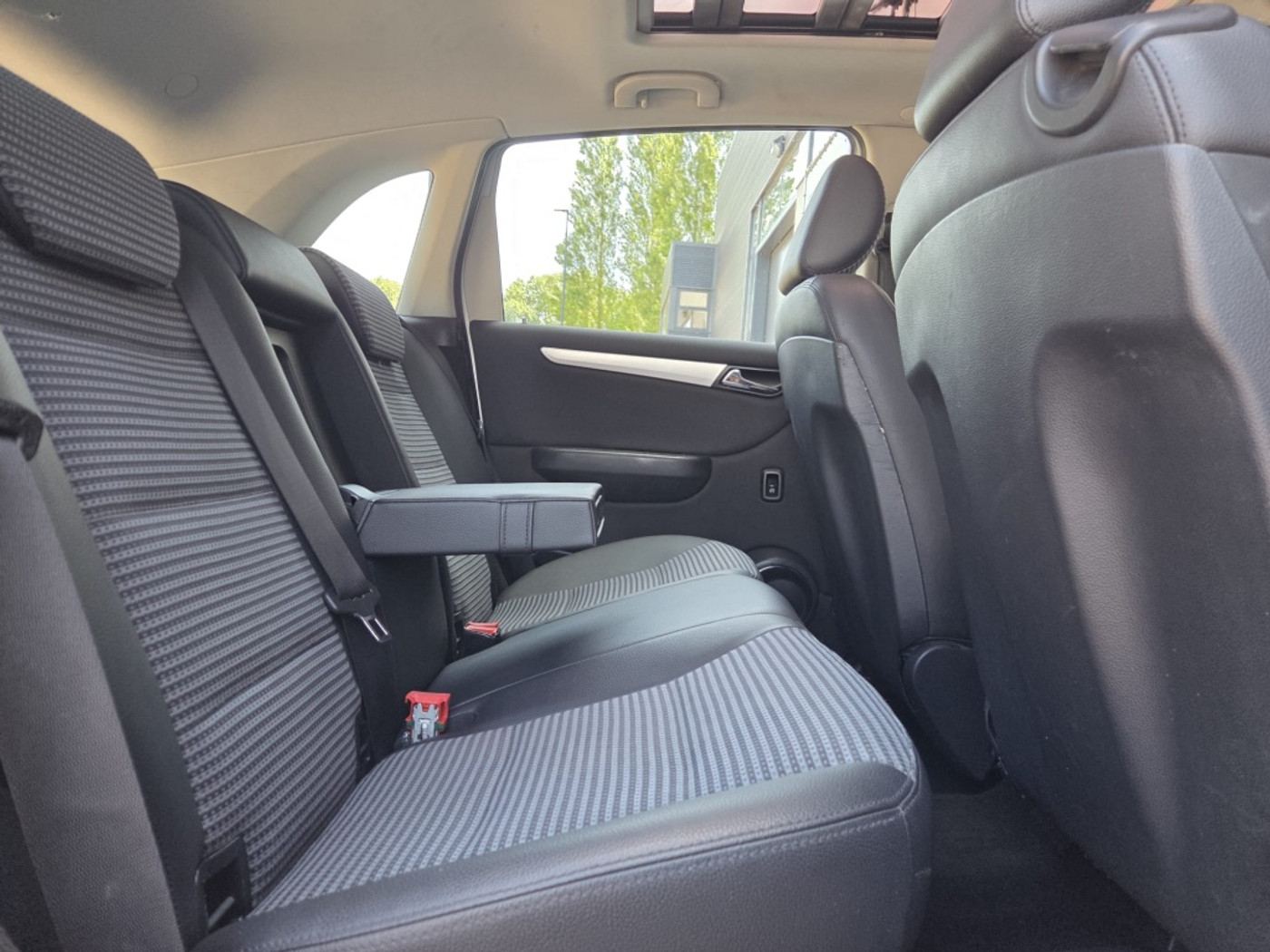 Foto van Mercedes-Benz B 200