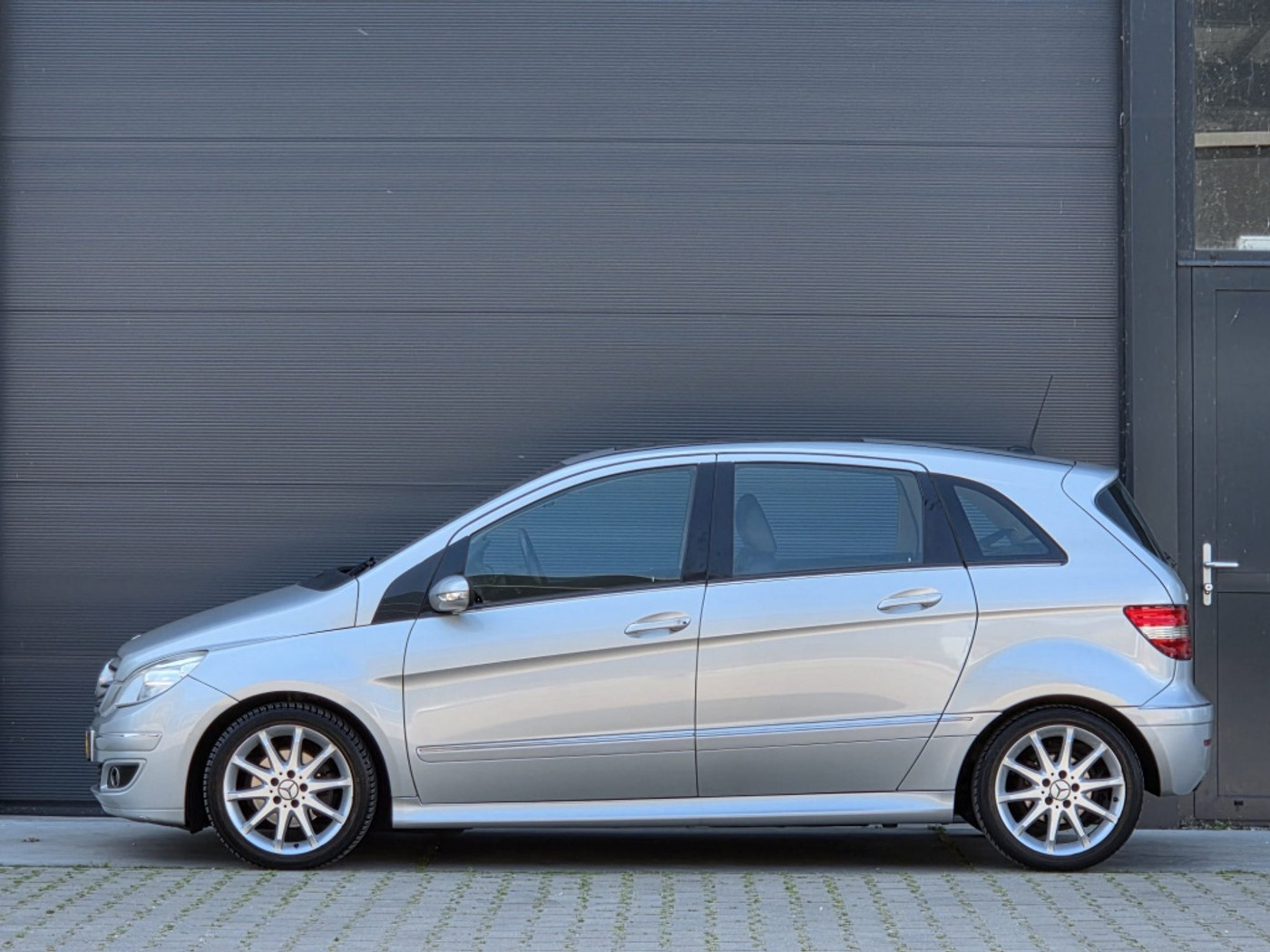 Foto van Mercedes-Benz B 200