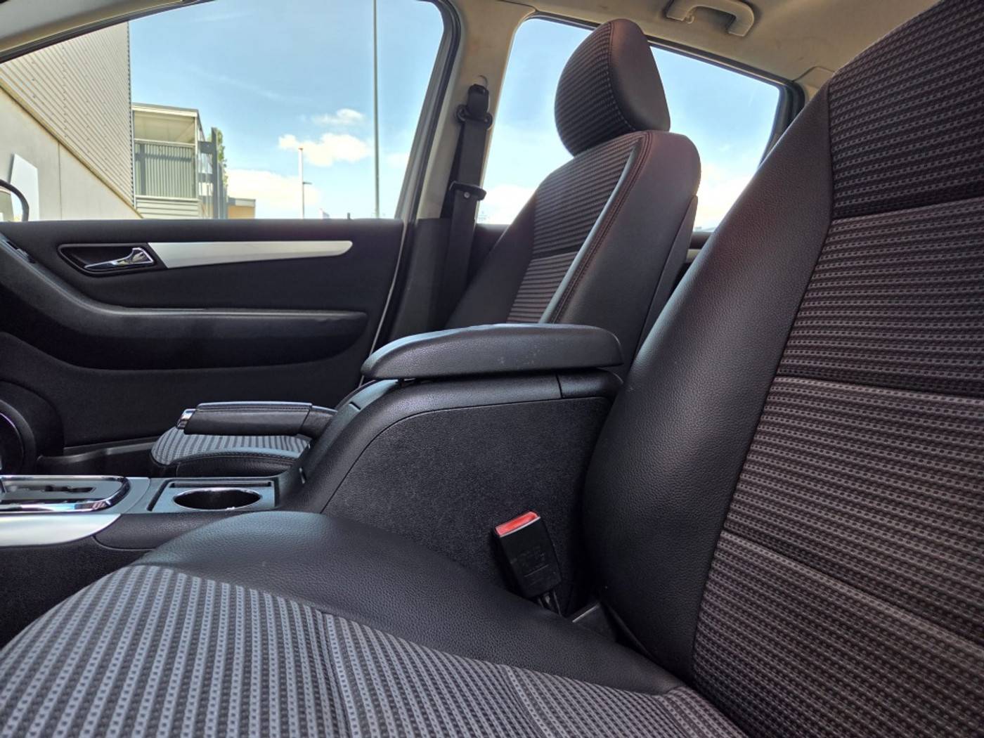 Foto van Mercedes-Benz B 200