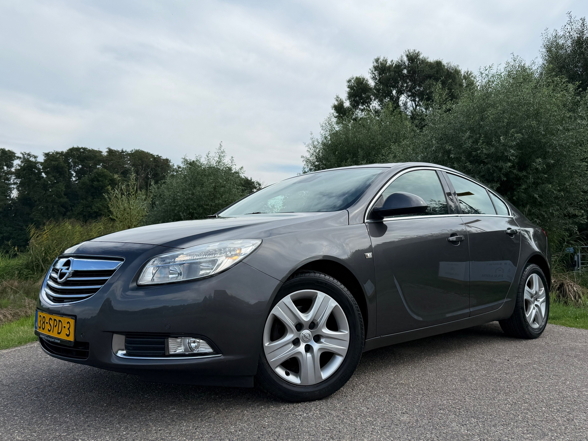 Opel Insignia Limousine HB 1.4 Turbo EcoFLEX Business Edition Navi 2e Eigenaar Trekhaak Clima 17" Velgen PDC Cruise LED Goed Onderhouden 2011 - voorkant