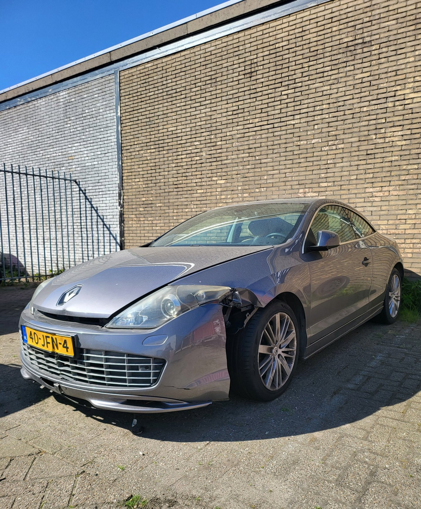 Renault Laguna 3.5 V6 Initiale schade Handel/Export 2009 - voorkant