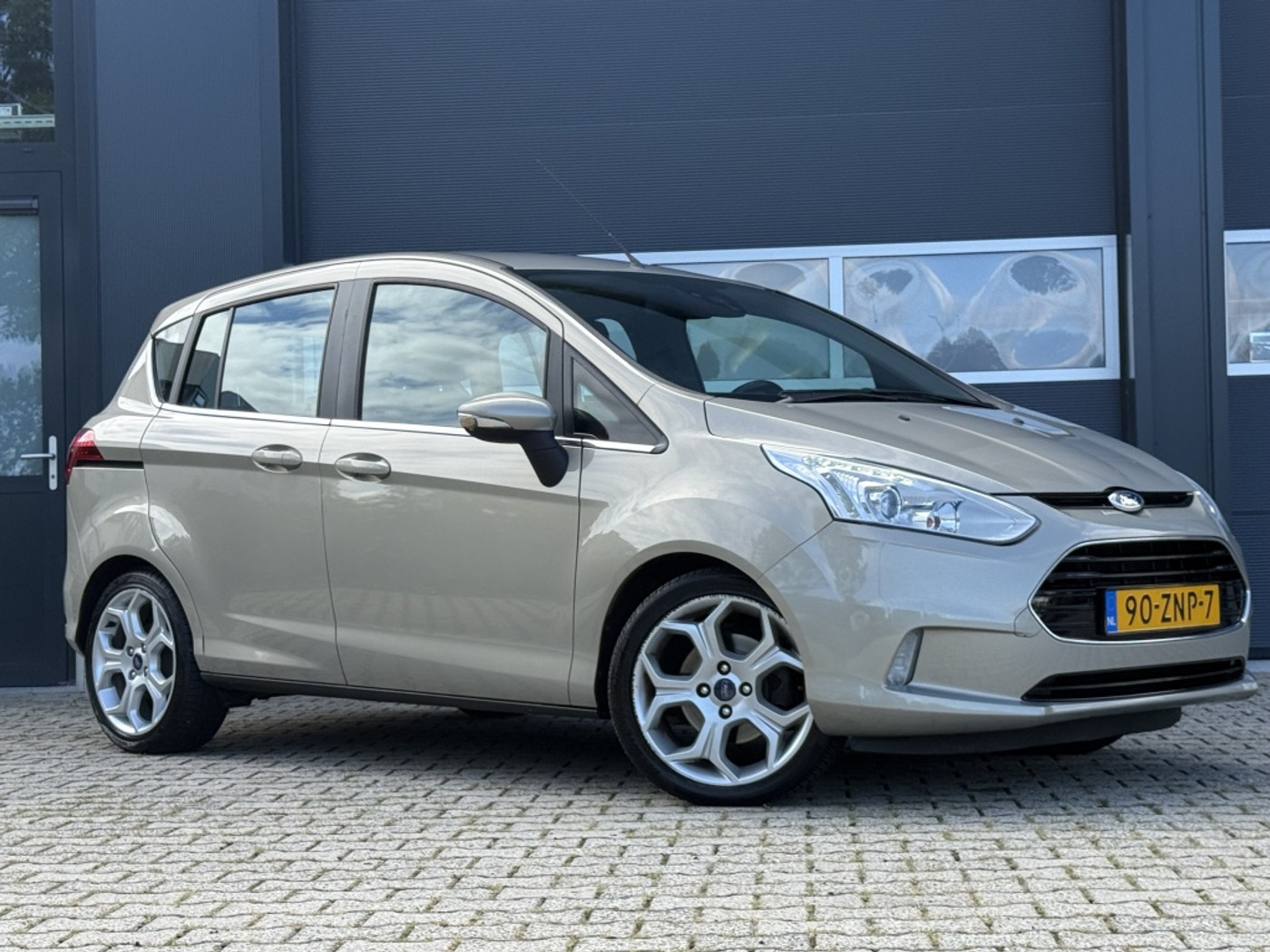 Foto van Ford B-max