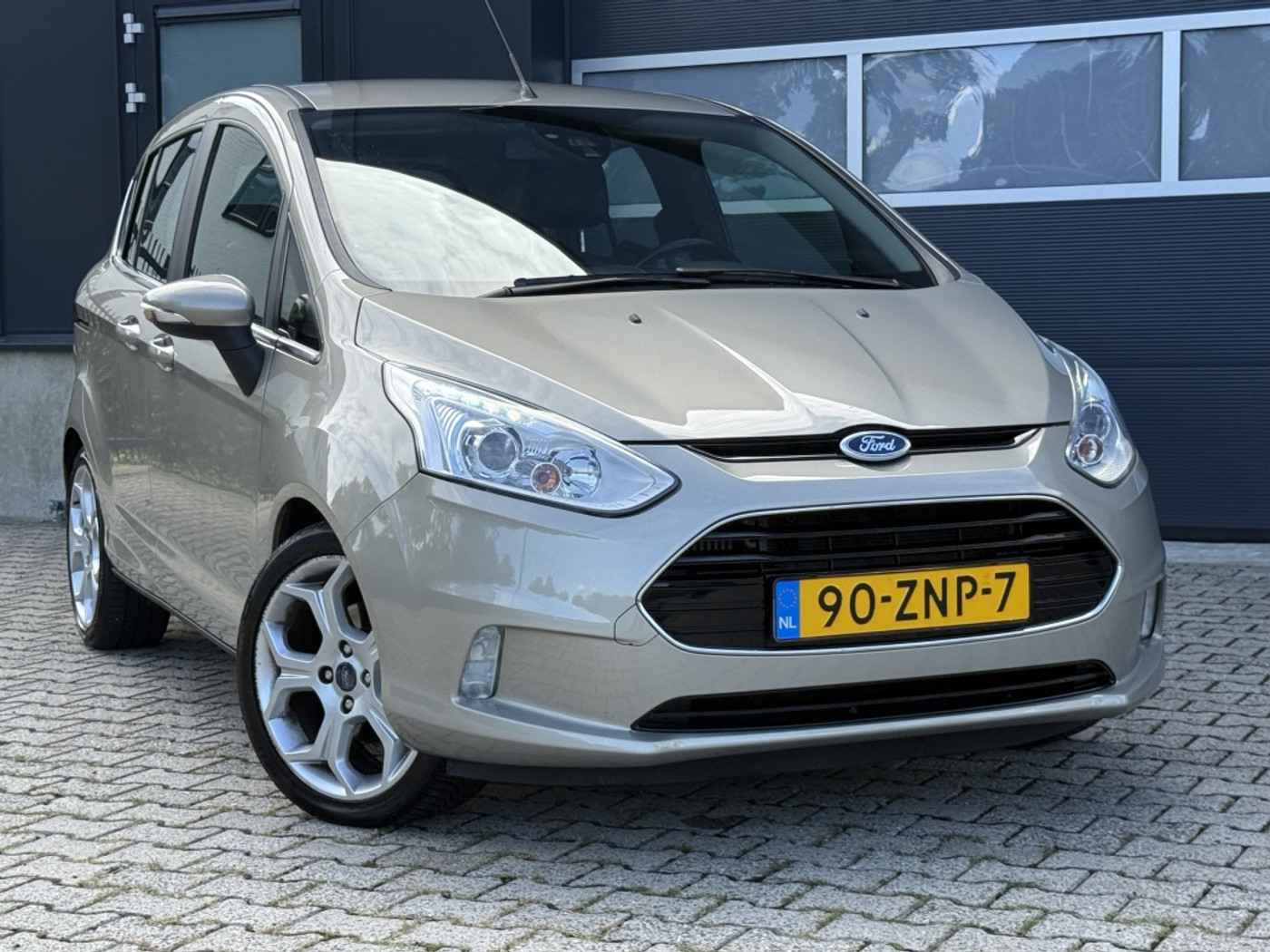 Foto van Ford B-max