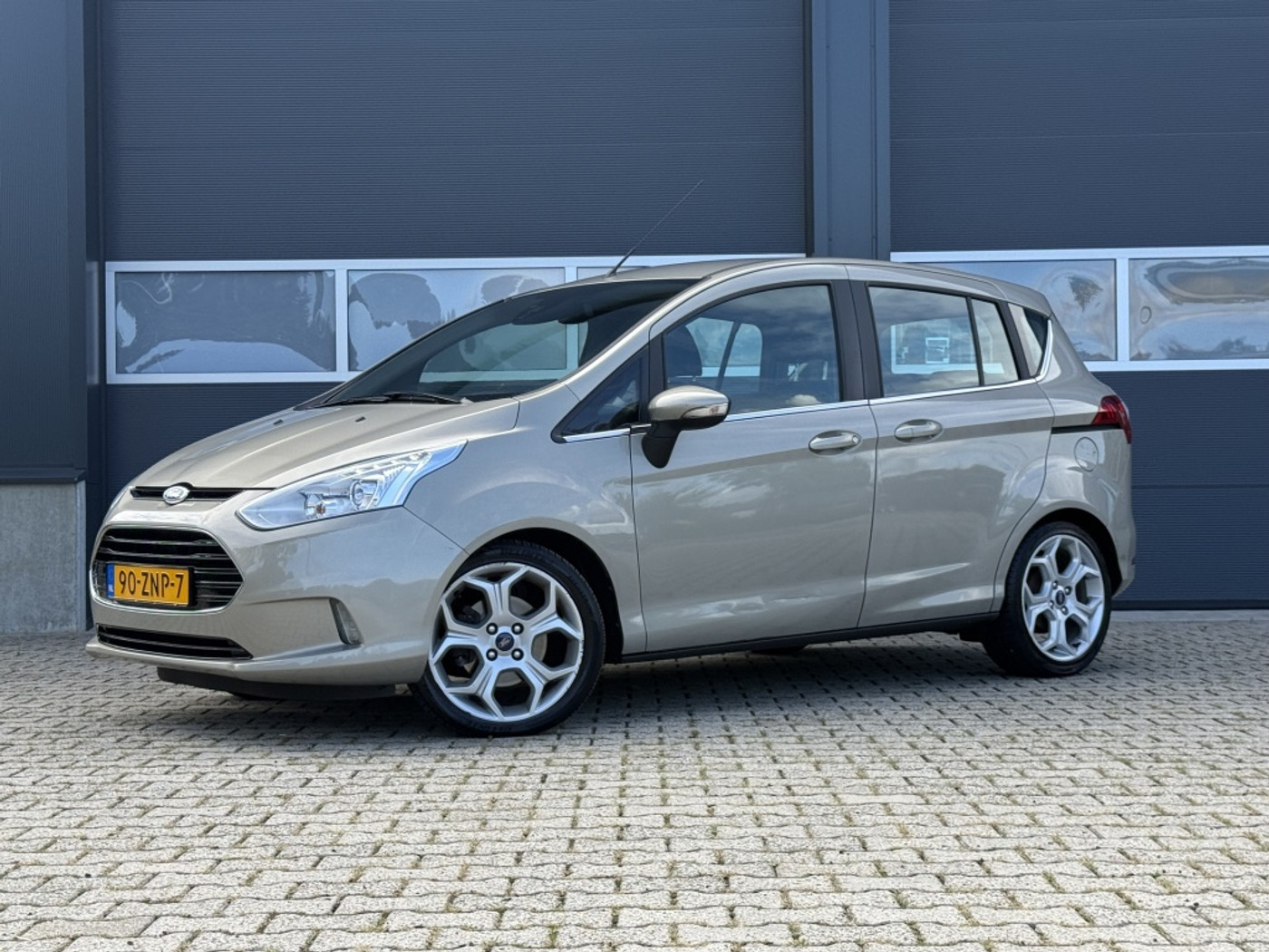 Ford B-max 1.0 EcoB. Titanium trekh. Nette auto 2013 - voorkant