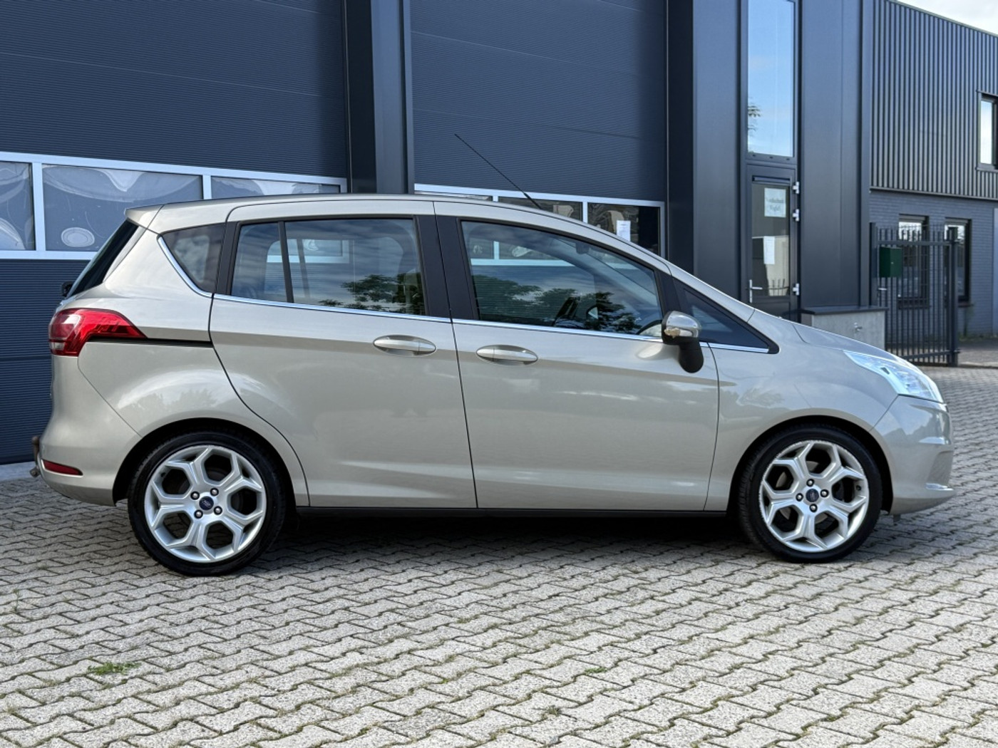 Foto van Ford B-max