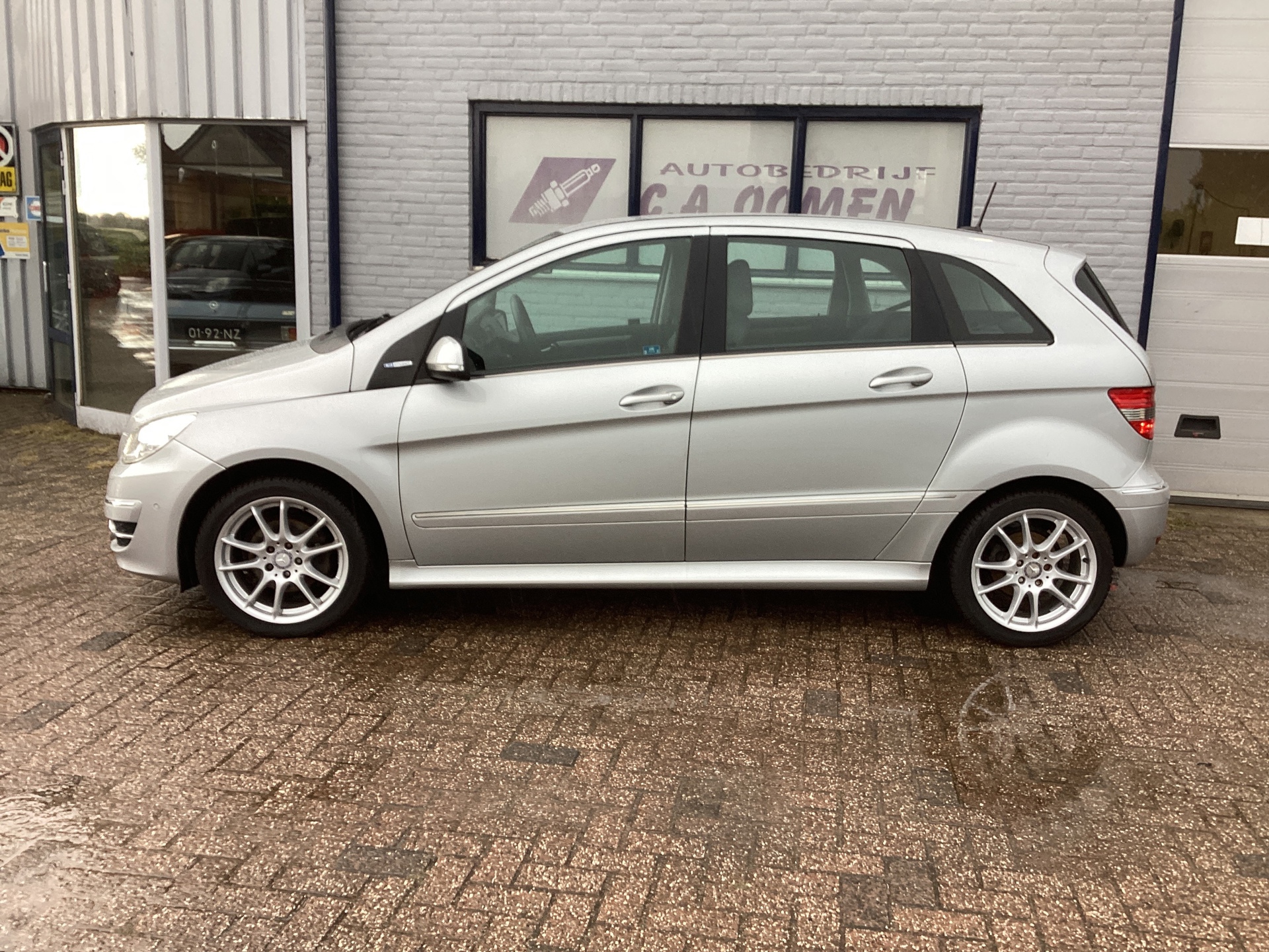 Foto van Mercedes-Benz B 180