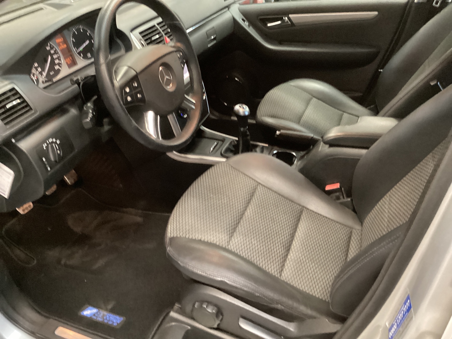 Foto van Mercedes-Benz B 180