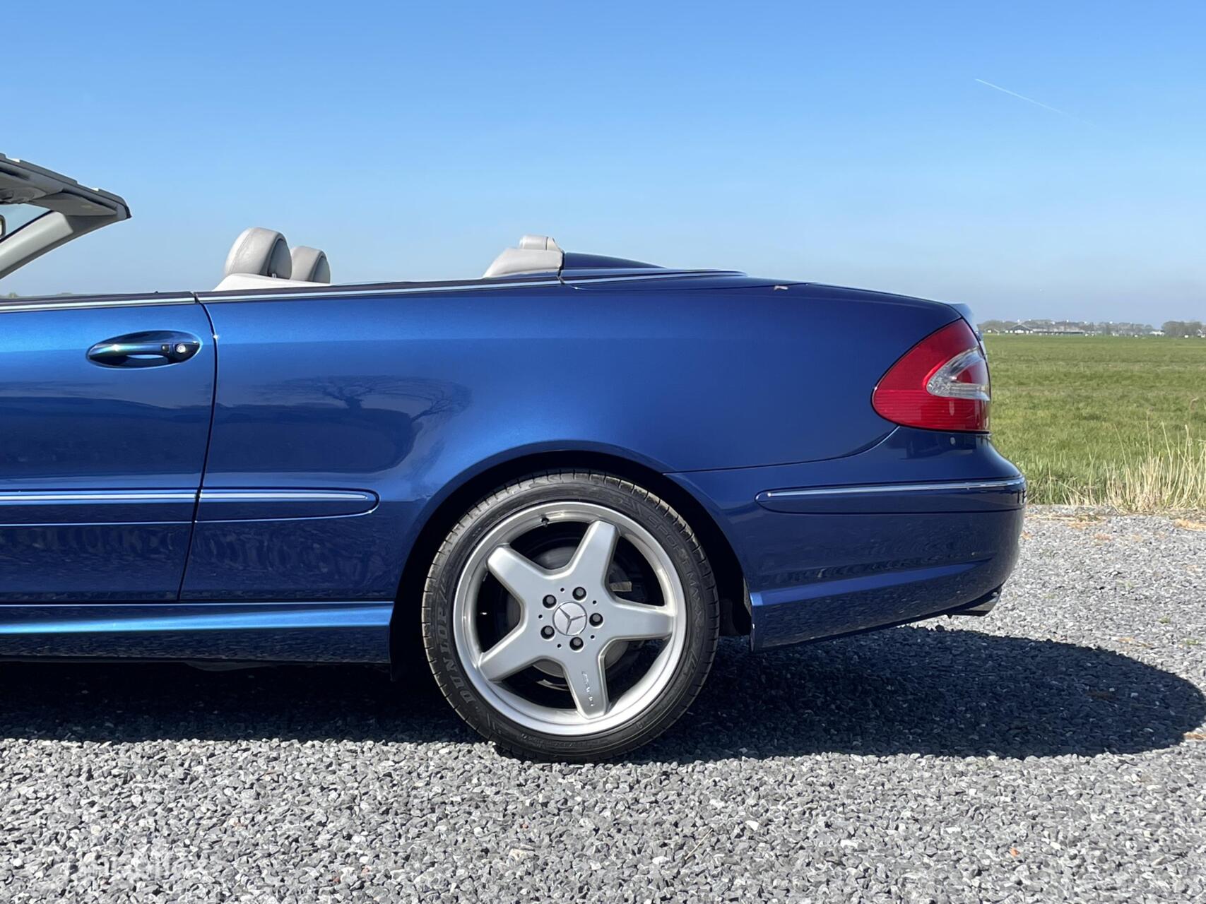 Foto van Mercedes-Benz CLK 320