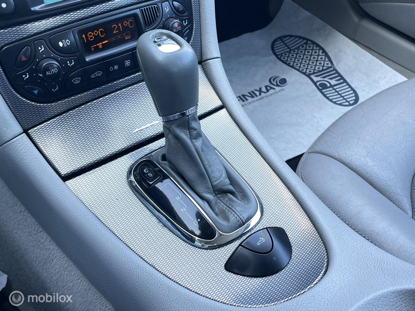 Foto van Mercedes-Benz CLK 320