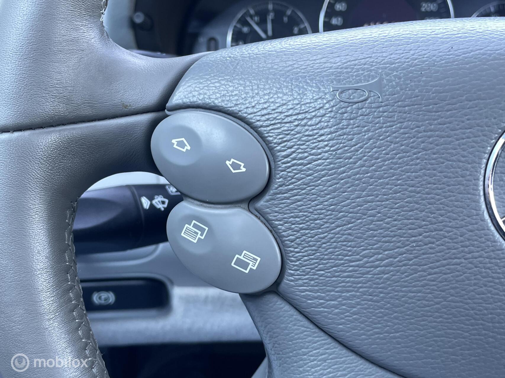 Foto van Mercedes-Benz CLK 320