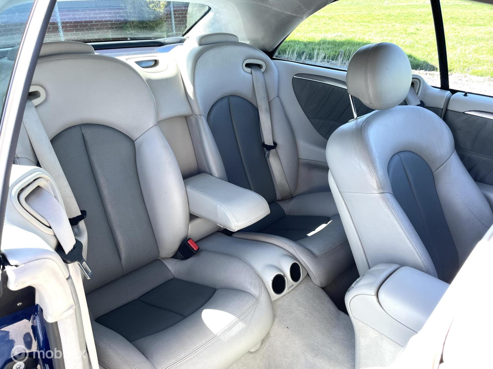 Foto van Mercedes-Benz CLK 320