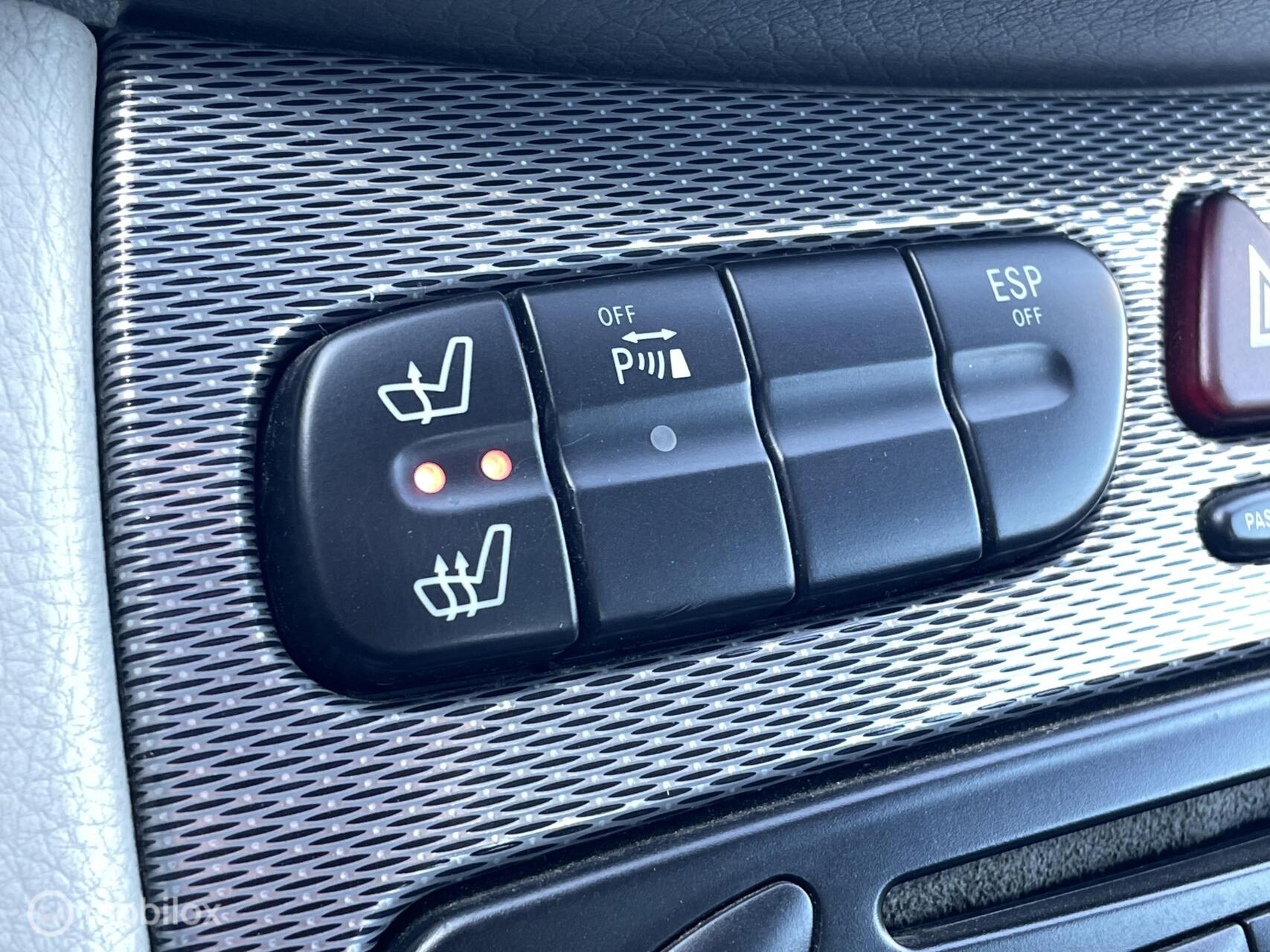 Foto van Mercedes-Benz CLK 320