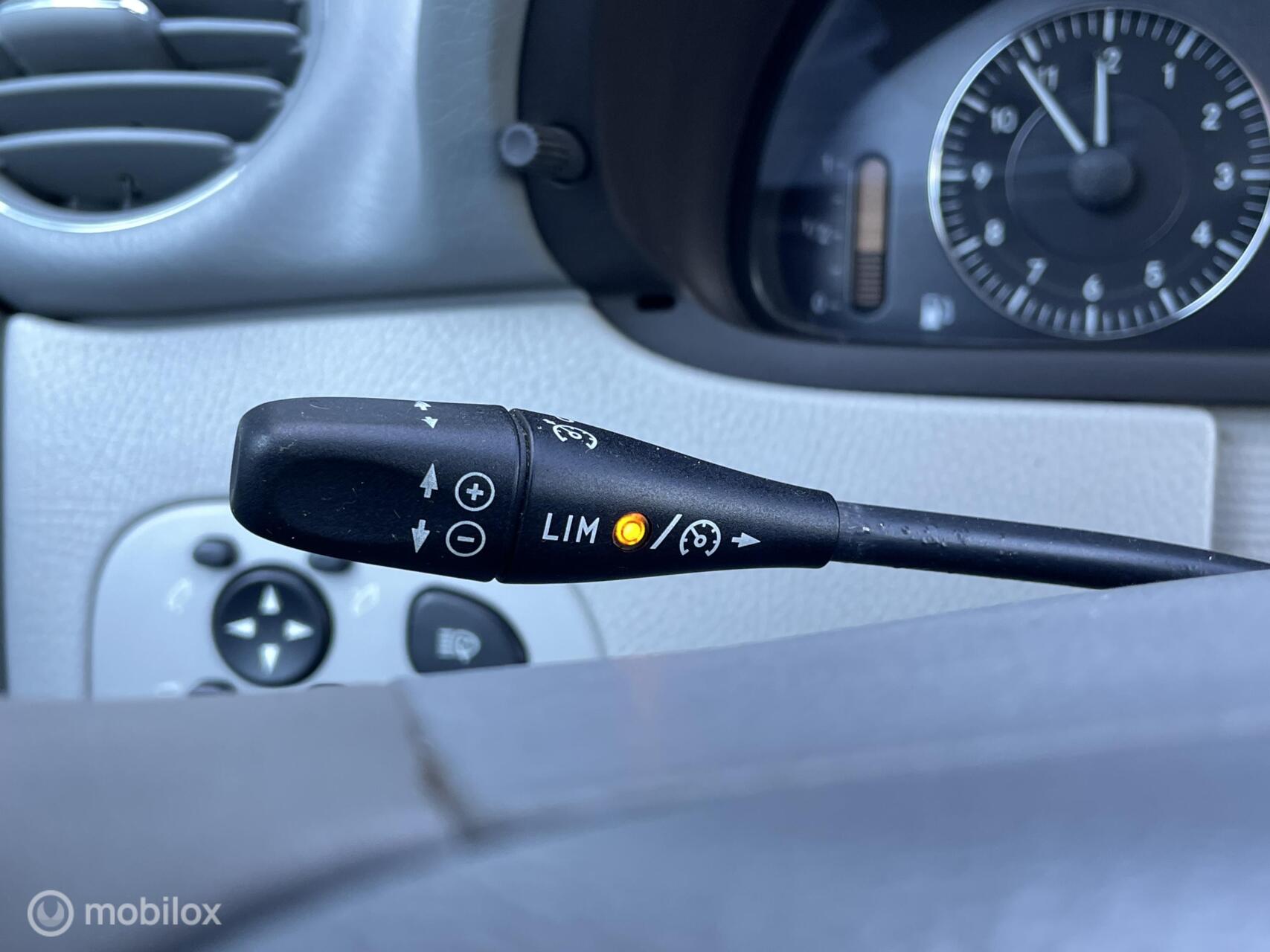 Foto van Mercedes-Benz CLK 320