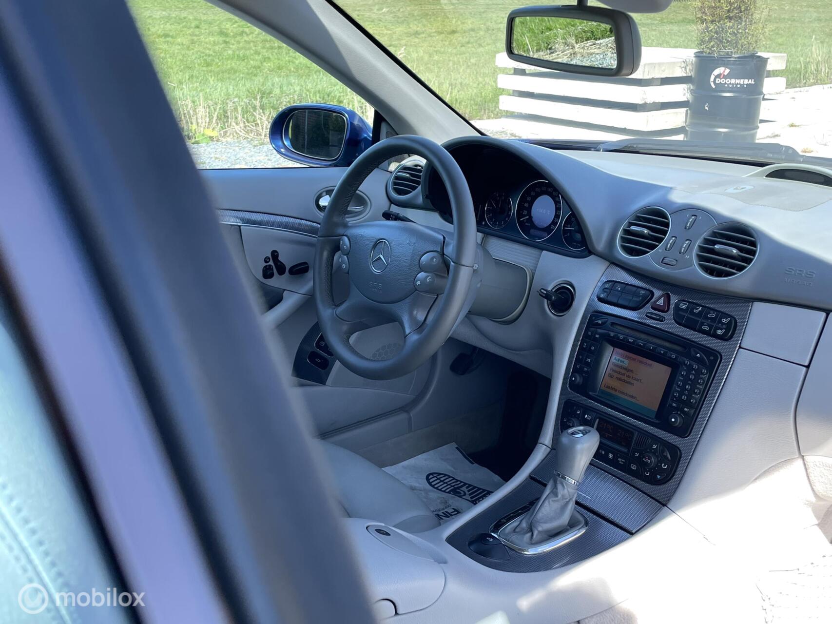 Foto van Mercedes-Benz CLK 320