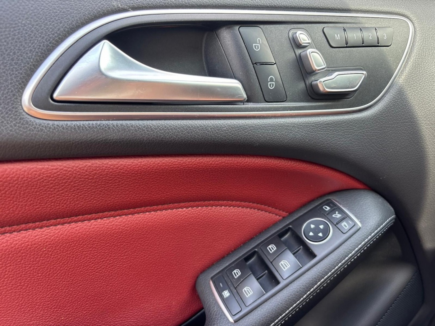 Foto van Mercedes-Benz B 250 E