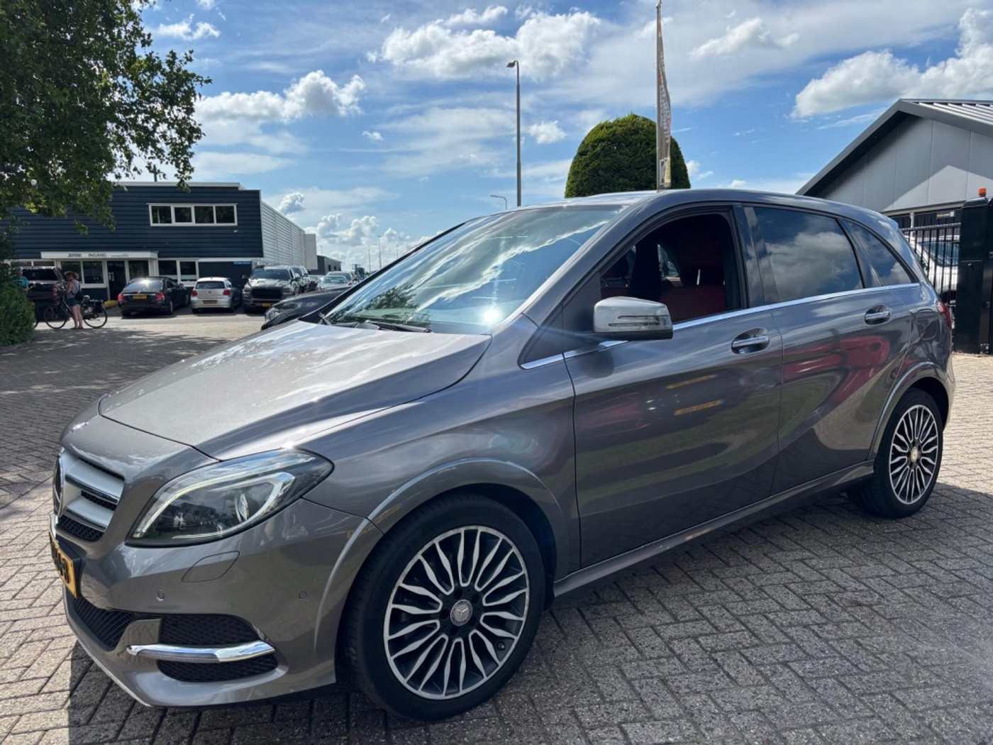 Foto van Mercedes-Benz B 250 E