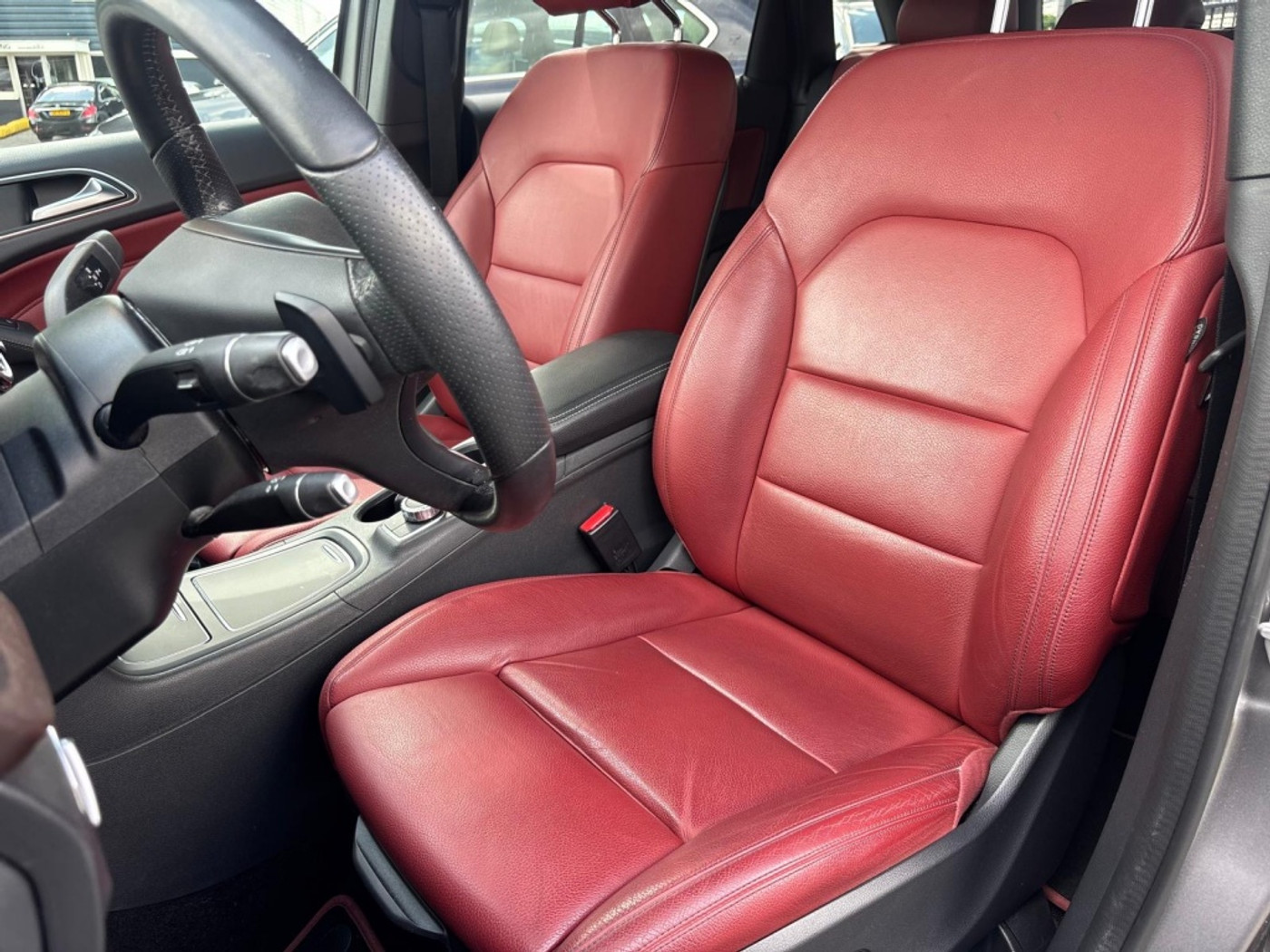 Foto van Mercedes-Benz B 250 E