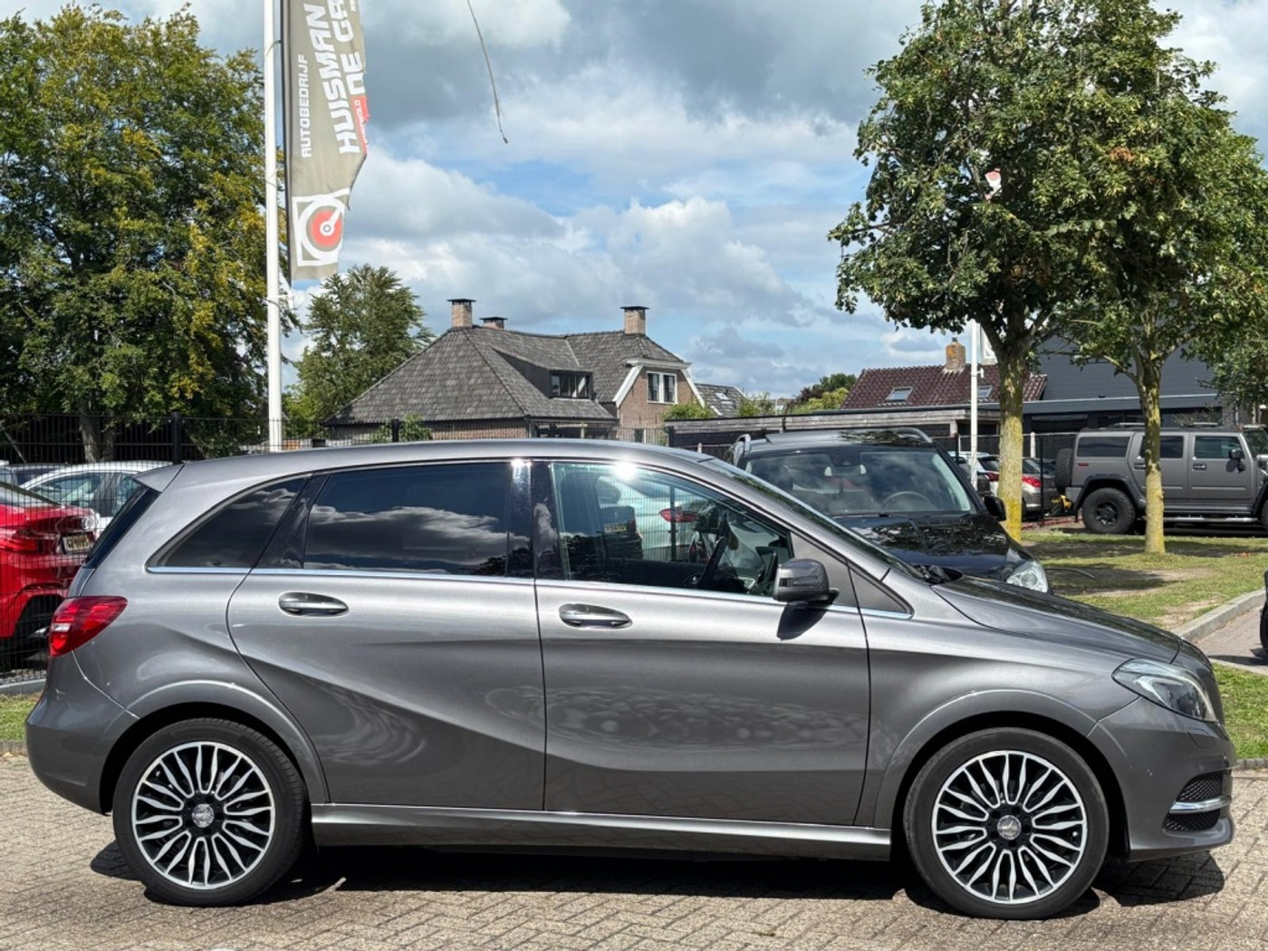Foto van Mercedes-Benz B 250 E