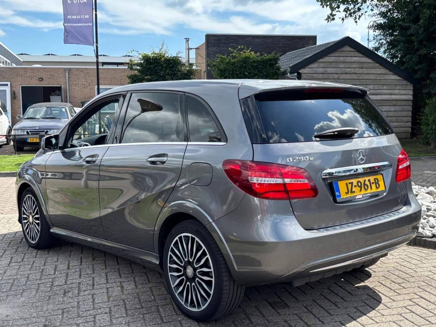 Foto van Mercedes-Benz B 250 E