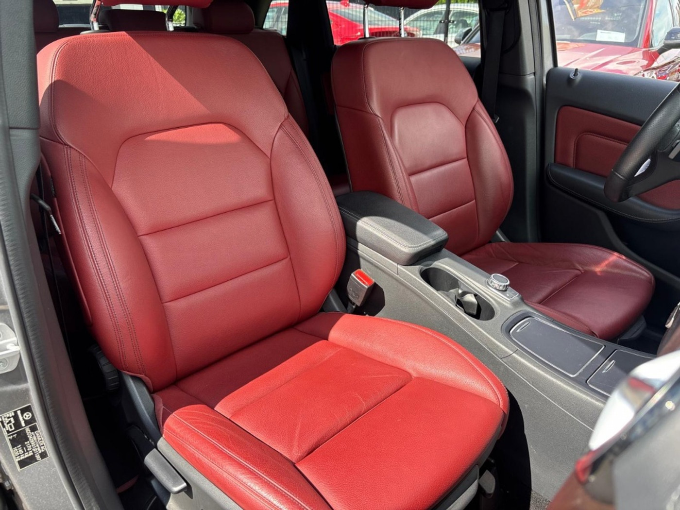 Foto van Mercedes-Benz B 250 E