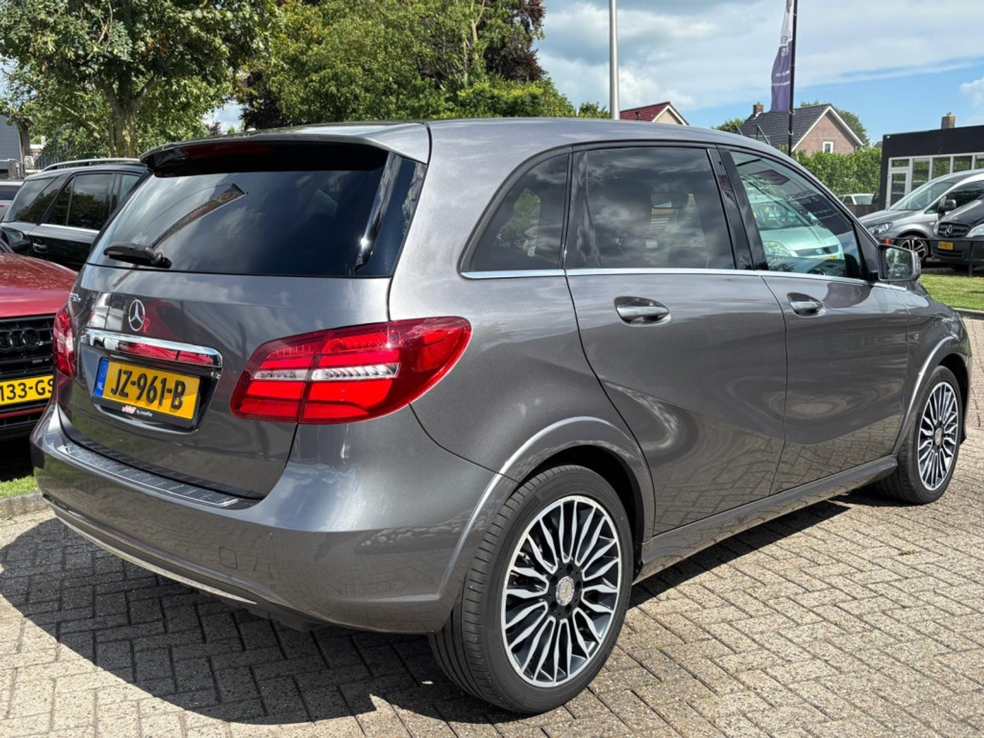 Foto van Mercedes-Benz B 250 E