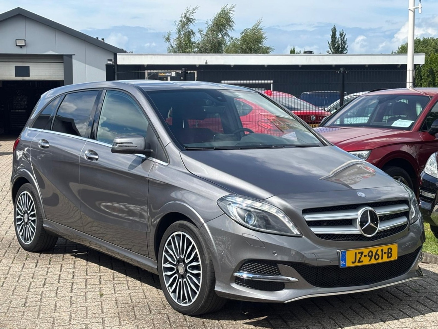 Foto van Mercedes-Benz B 250 E