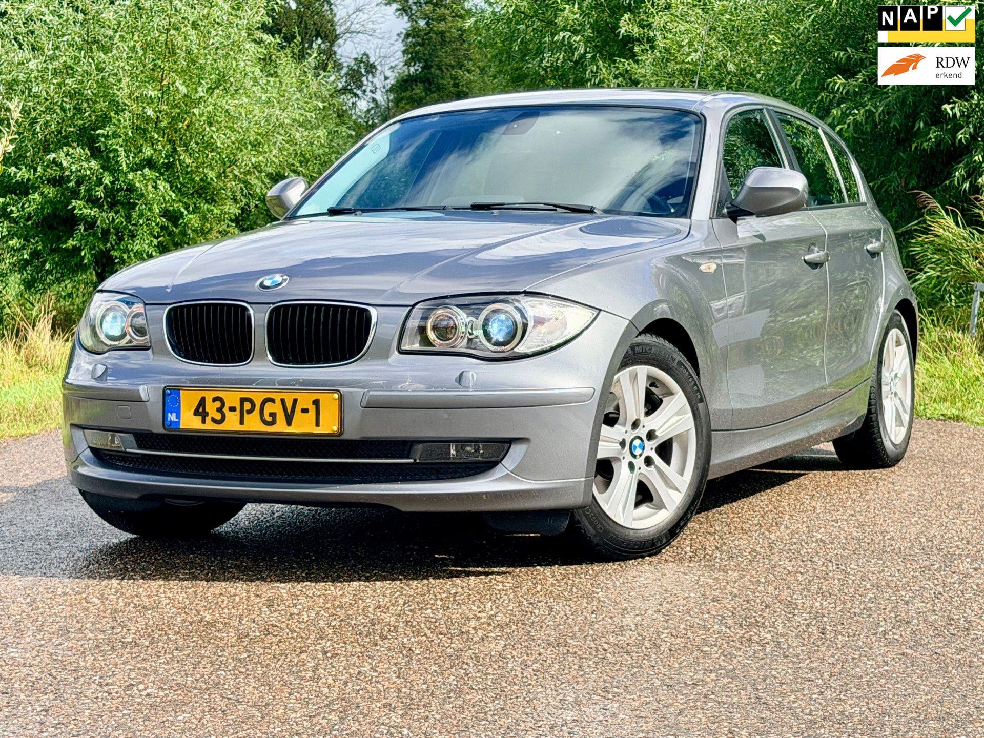 BMW 118i 118i EffDyn. Ed. Business Line Ultimate Edition Clima Navi Cruise Control Dealer Onderhouden 16INCH Xenon 2011 - voorkant
