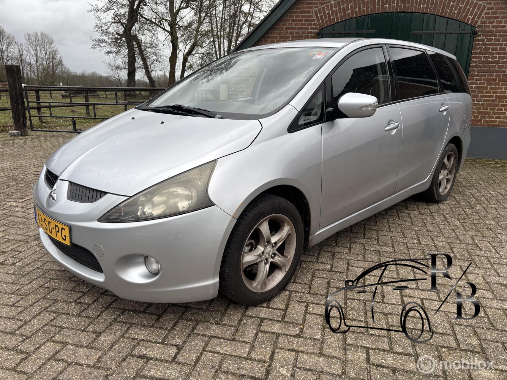 Mitsubishi Mitsubishi Grandis 2.4-16V Intense AUTOMAAT 7-PERS EXPORTKOOPJE 2006 - voorkant