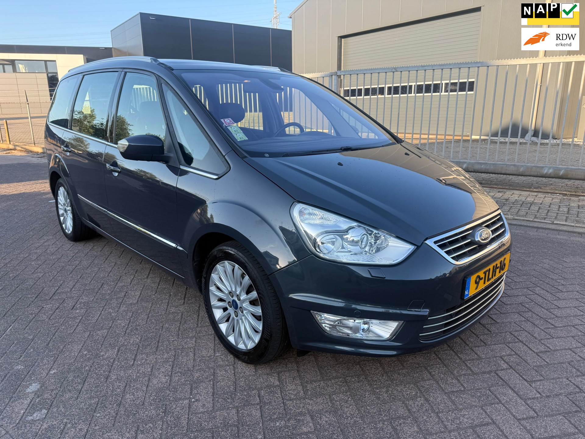 Ford Galaxy 1.6 SCTi Platinum  **NWE APK** LEDER** CAMERA** 2014 - voorkant